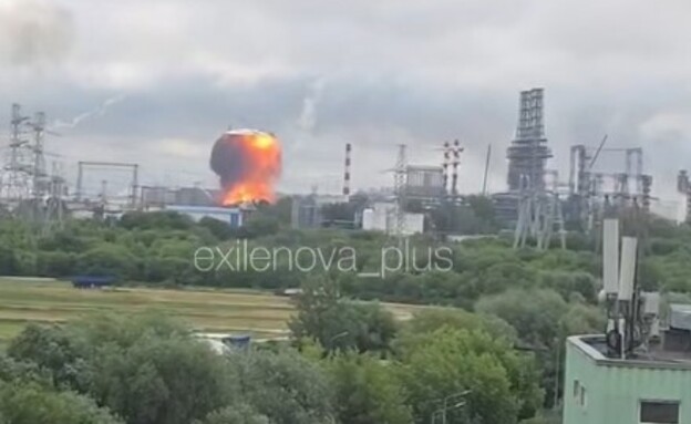 תיעוד מתקיפות אוקראיניות בבית הזיקוק במוסקווה
