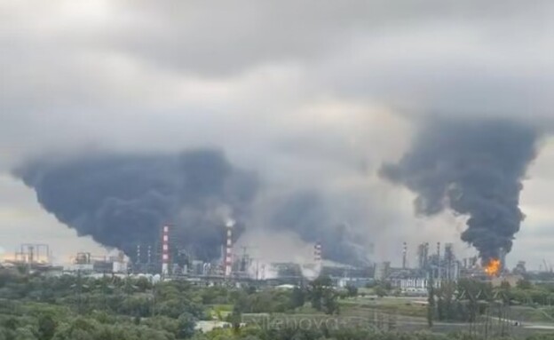 תיעוד מתקיפות אוקראיניות בבית הזיקוק במוסקווה
