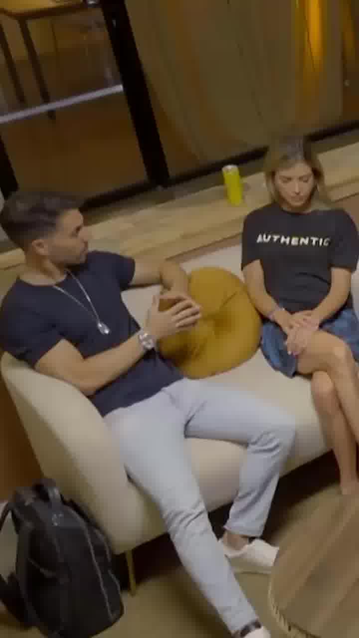 השקט שאחרי הסערה: נועה וארי משלימים בקליניקה בחיבוק ונשיקה