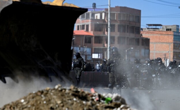 כוחות הביטחון בבוליביה נפרסו לאחר ההכרזה על מצב חירום כוחות הביטחון בבוליביה נפרסו לאחר ההכרזה על מצב חירום