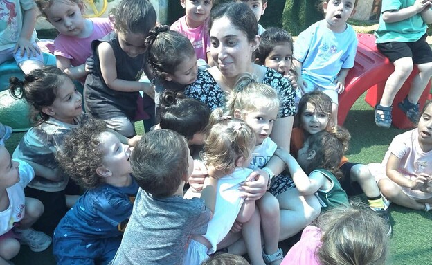 אלה גן דבורה אלה גן דבורה