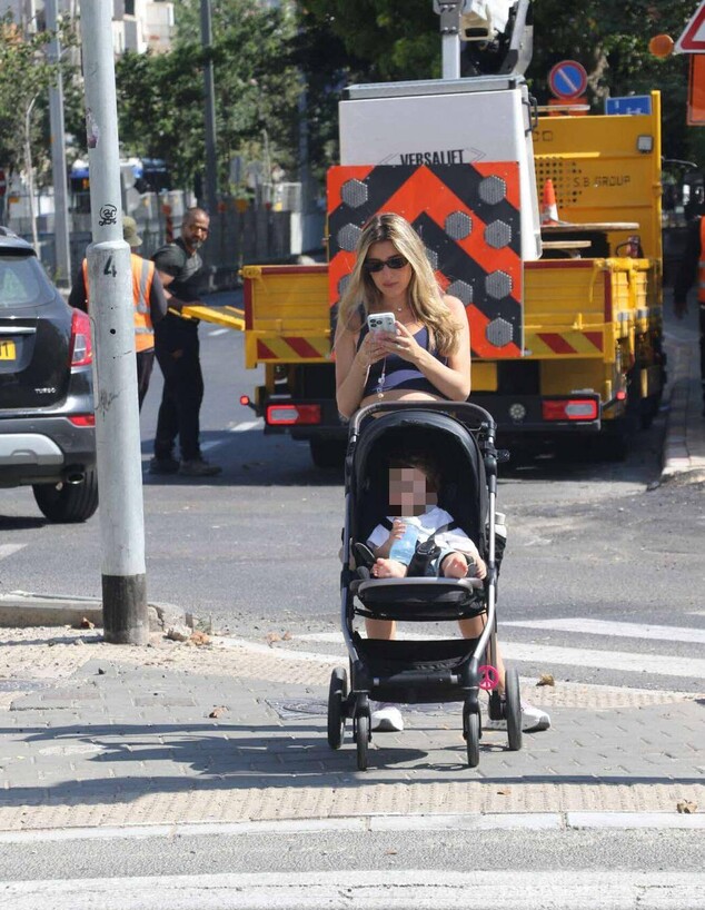 אן זיוי פפרצי יוני 2026 אן זיוי פפרצי יוני 2026