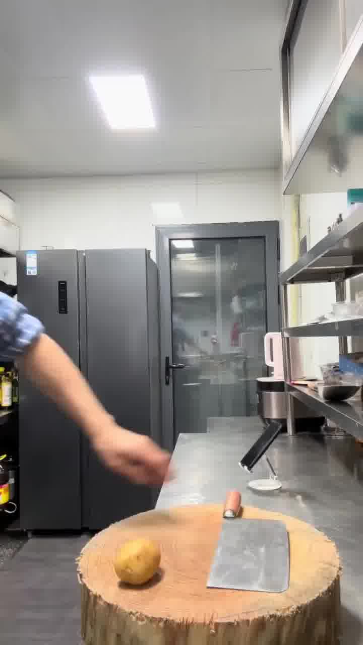 אומרים שתפוח האדמה הזה היה הביריון שלו ביסודי