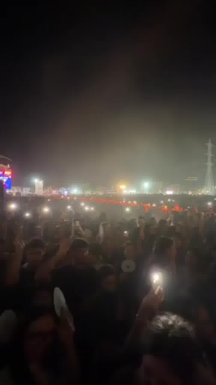 לא נעים: באמצע ההופעה בפסטיבל יותר המיקרופון של אגם בוחבוט הפסיק לעבוד
