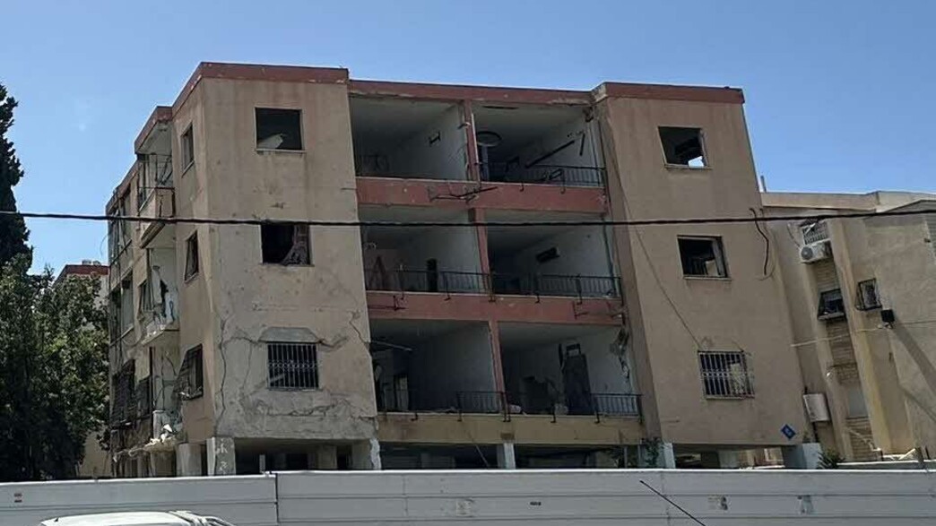 המבנה שנפגע ברחוב הגליל בחיפה המבנה שנפגע ברחוב הגליל בחיפה