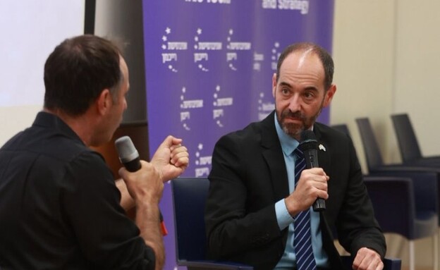 מ"מ מנכ"ל ועדת הבחירות עו"ד דין ליבנה ואודי סגל (צילום:  עדי כהן-צדק)