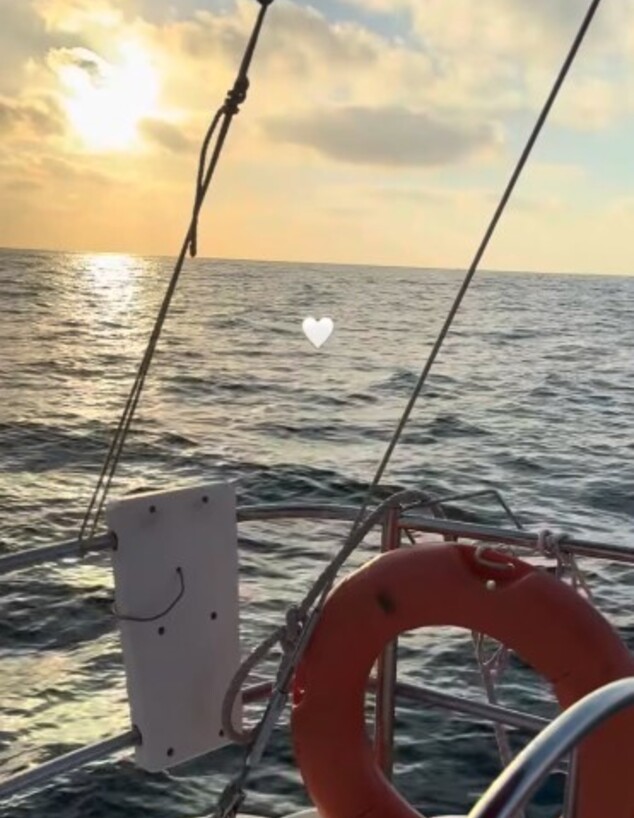 אחרי שנתפסו בנשיקה: זו הבחורה המסתורית שנתפסה צמודה ליפתח רמון