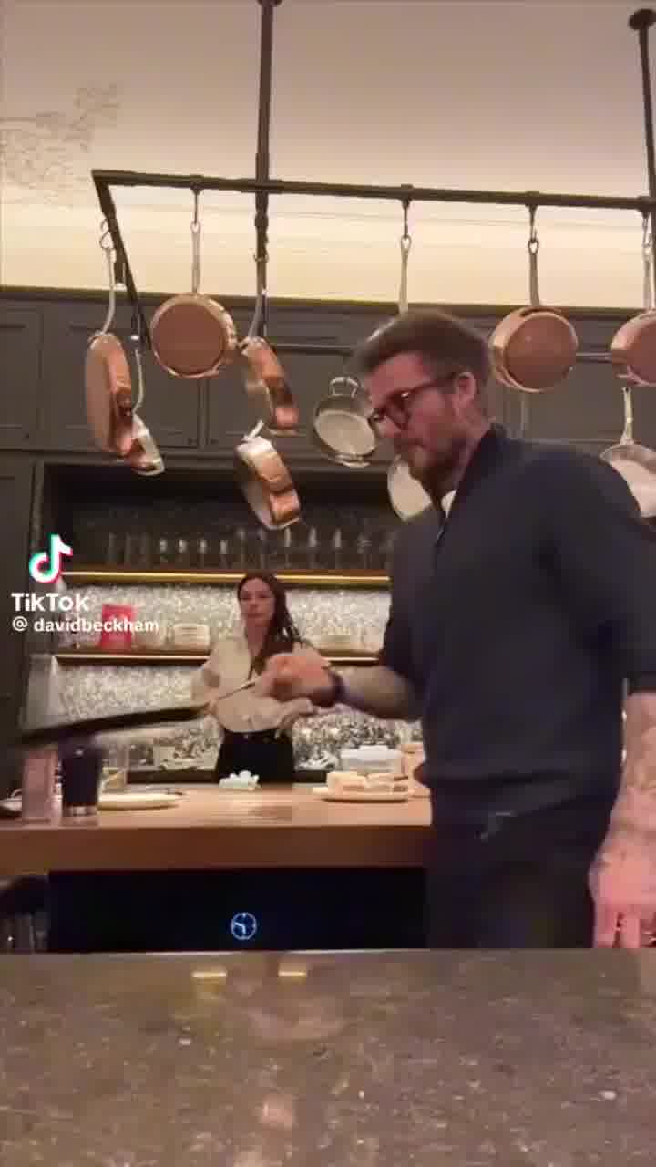 דיוויד בקהאם מפגין שליטה מרשימה במחבת
