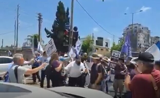 עימותים במחאות החרדים בבני ברק (צילום: חנוך פוגל)