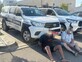 אורחים בחתונה צילמו את עצמם קופצים על ניידת משטרה - ונעצרו