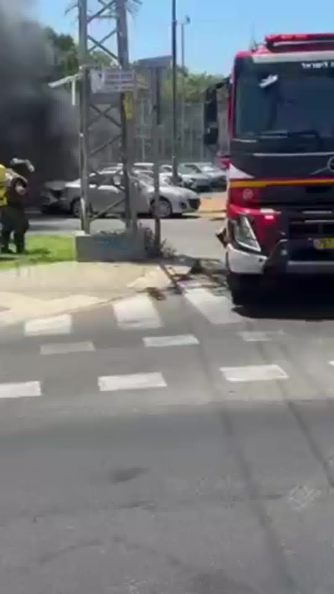 פרמדיק מד"א: "נהג הרכב שכב סמוך אליו כשהוא מחוסר הכרה וסובל מפציעה רב מערכתית, פינינו אותו לביה"ח"