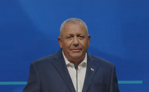 גזי איזנקוט בהשקת מצע מפלגת ישר! גזי איזנקוט בהשקת מצע מפלגת ישר!