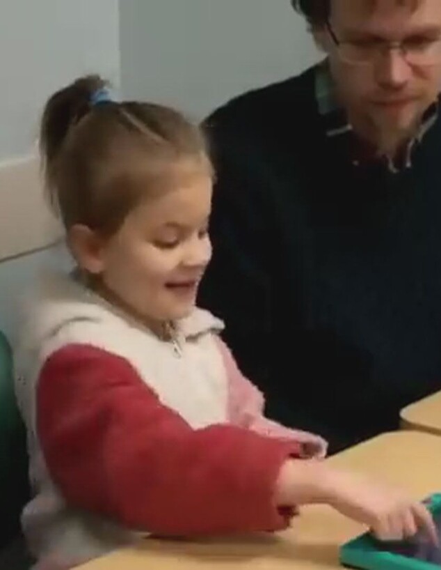 ההשלכות המבהילות של המסכים על ילדינו ההשלכות המבהילות של המסכים על ילדינו