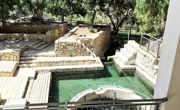 עין מבוע (צילום: דוד לנדאו, רשות הטבע והגנים)