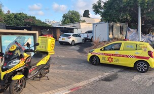 זירת הרצח בנתניה (צילום: מד"א )