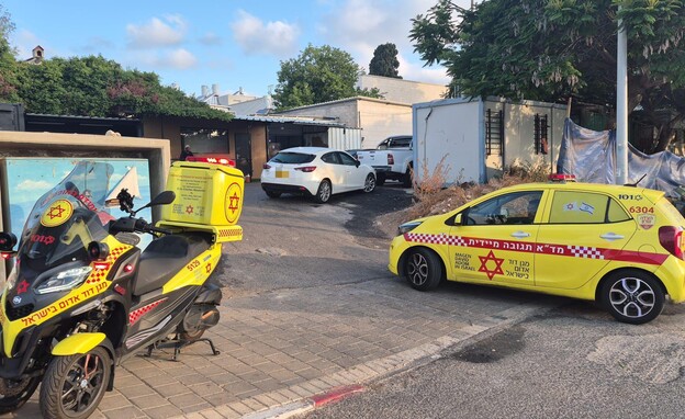 זירת הרצח בנתניה (צילום: מד"א )