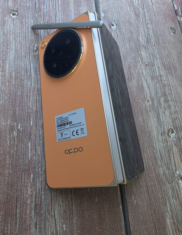 תמונות של האופו פיינד N6 OPPO Find N6 תמונות של האופו פיינד N6 OPPO Find N6