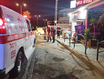 חיסול בחיפה: בן 25 נורה למוות ושניים נפצעו קשה