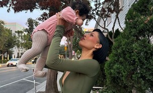 נארה סמית' והבת ווימזי (צילום: מתוך חשבון האינסטגרם של נארה סמית' naraaziza@, instagram)