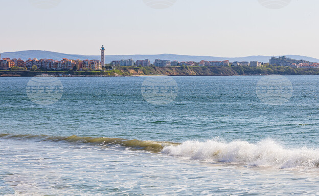 העיירה אחלוי שלחוף הים השחור (צילום: Hristo Stefanov, BTA Photo) העיירה אחלוי שלחוף הים השחור (צילום: Hristo Stefanov, BTA Photo)