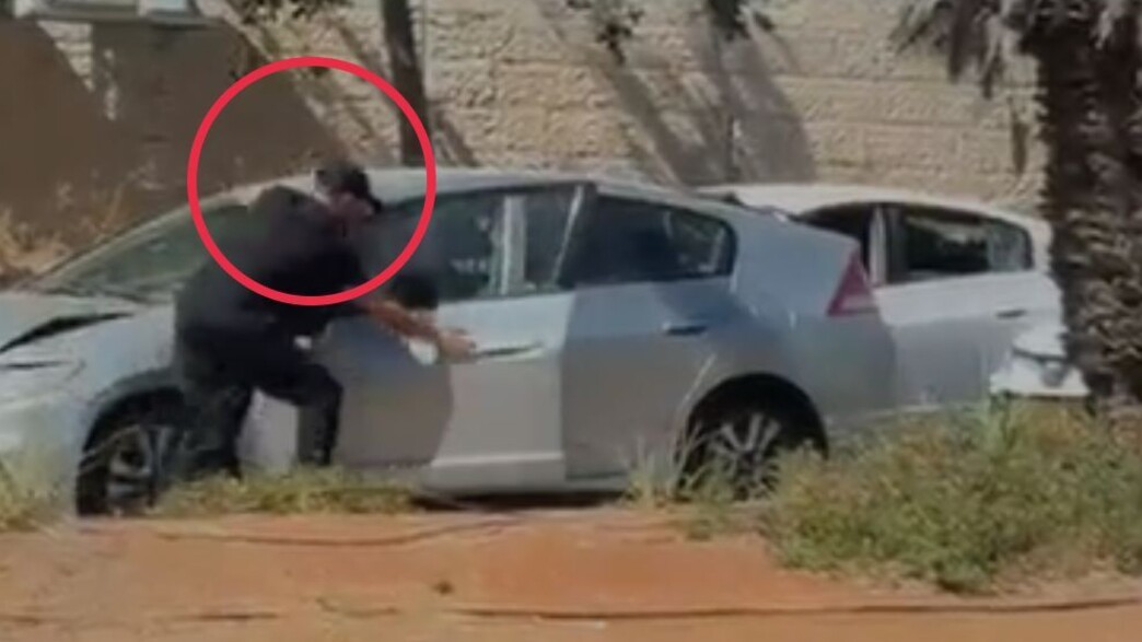 רוכב קורקינט תקף נהג באלעד רוכב קורקינט תקף נהג באלעד