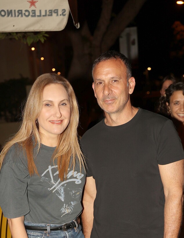 הקולגות ובני הזוג לא פספסו: החגיגה של כתב חדשות 12 איתמר מינמר הקולגות ובני הזוג לא פספסו: החגיגה של כתב חדשות 12 איתמר מינמר