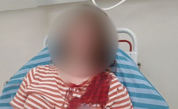 האישה שהותקפה באכזריות לעיני ילדיה