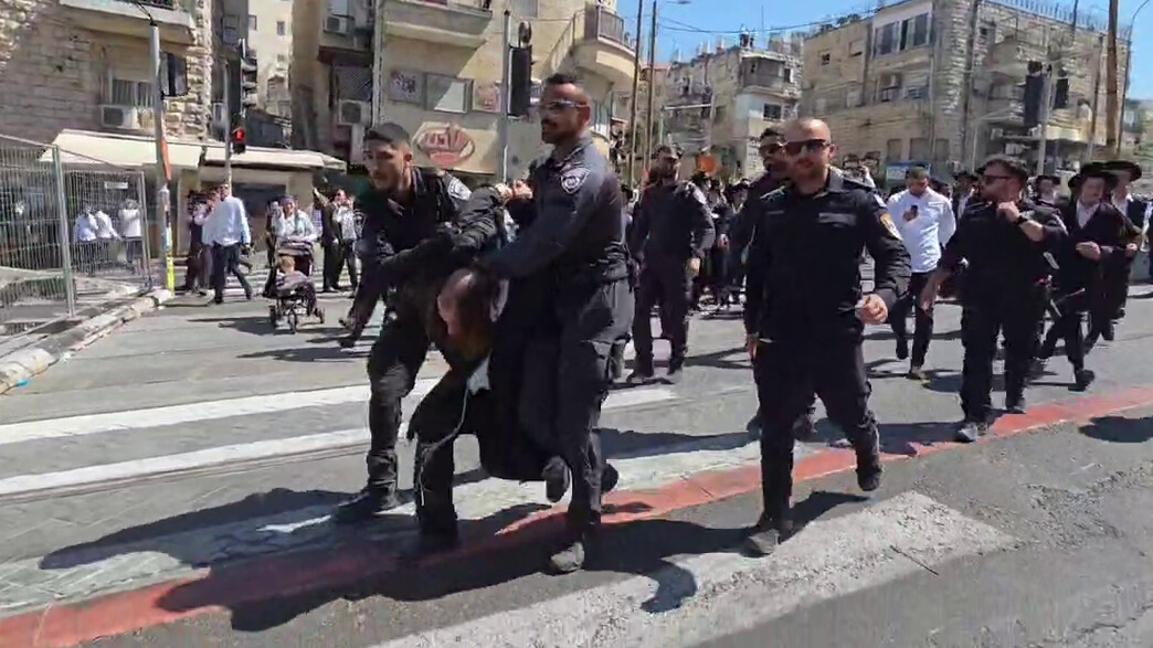 Des manifestants haredim extremistes degradent un chantier du tram de Jerusalem