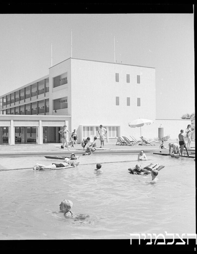 מלון בית דולפין 1953 מלון בית דולפין 1953