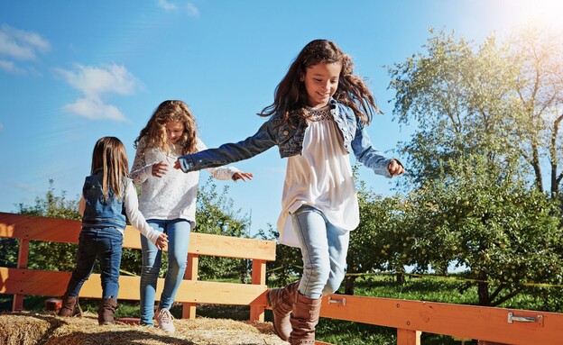 קייטנה, ילדים (צילום: PeopleImages, shutterstock)