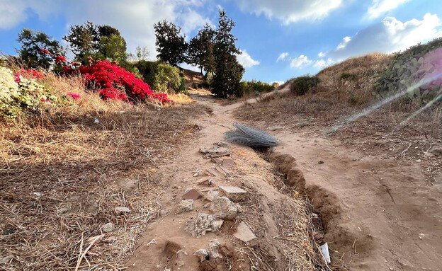 עלייה לכלוך גבעת נפוליאון עלייה לכלוך גבעת נפוליאון