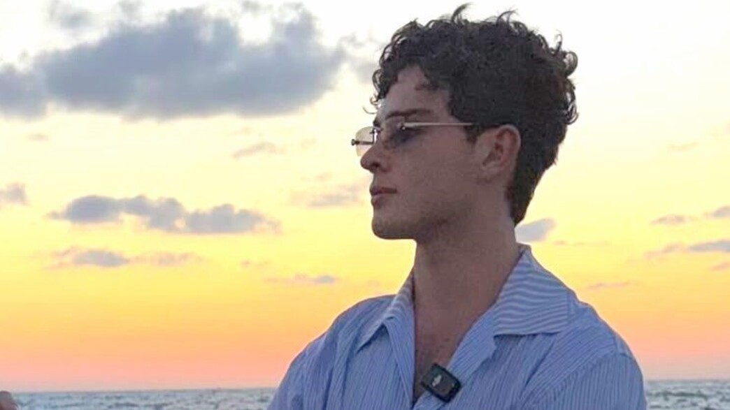 כוכב הרשת בריידן פיטרס המוכר גם כ- Clavicular
