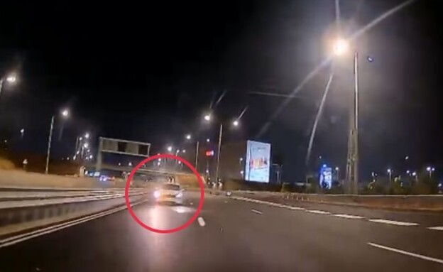 הרכב שנוסע נגד התנועה בכביש 2