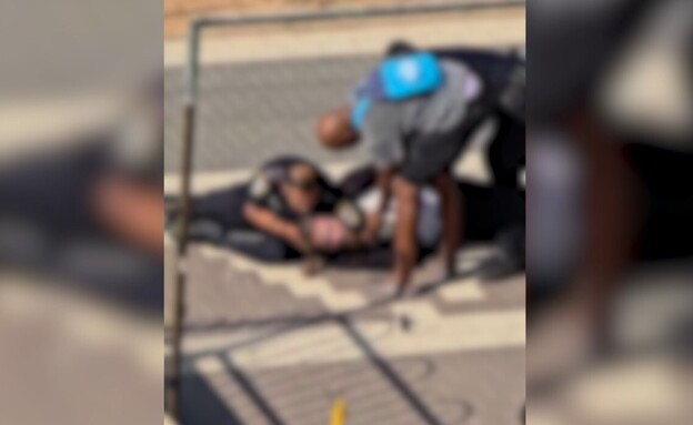 תיעוד: שוטרים מכים חרדי - הסתבר שזו טעות בזיהוי (צילום: לפי חוק 27א׳ לזכויות יוצרים)