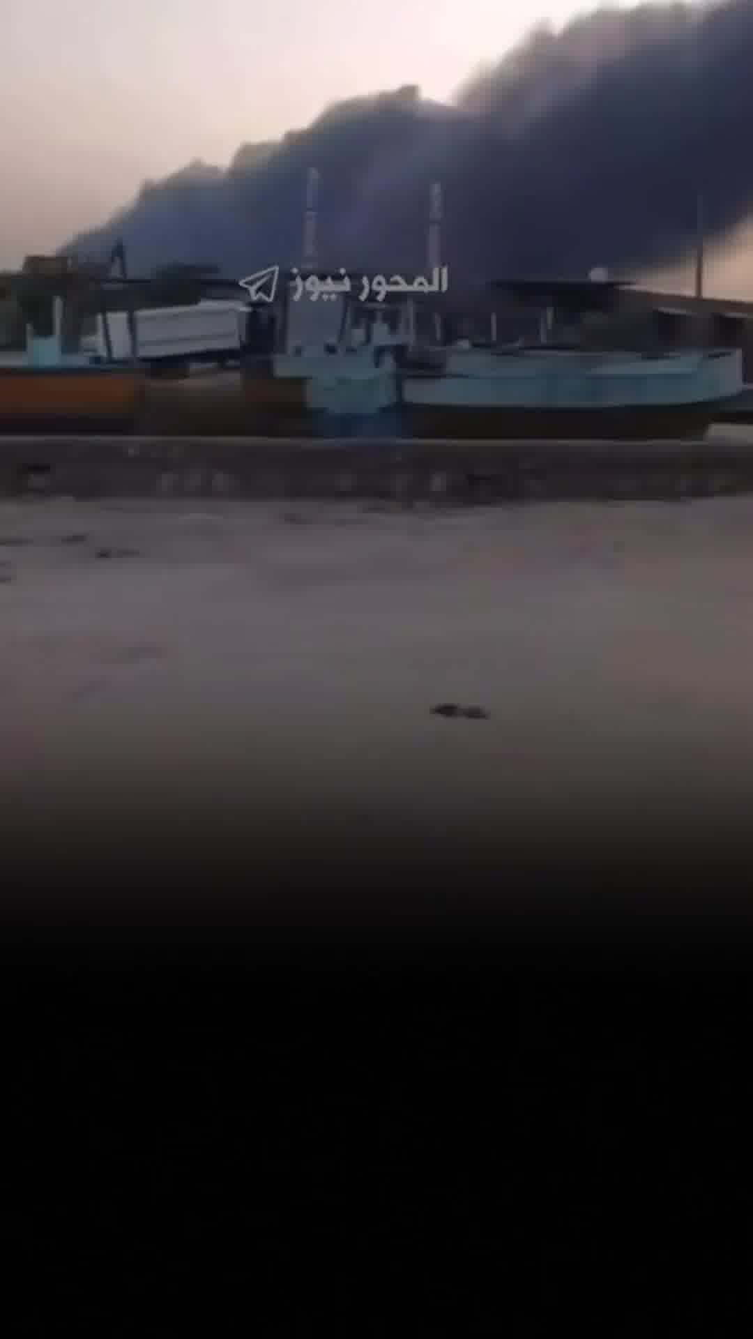 תקיפה אמריקאית באיראן: עשן מיתמר באזור האי קשם
