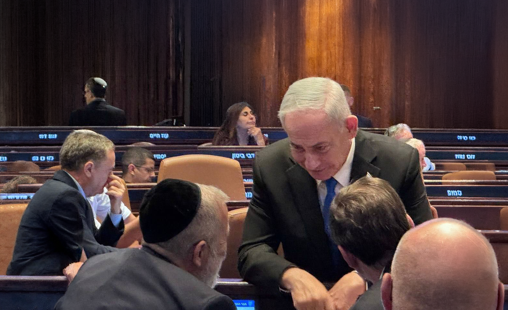 הדיל שמאחורי הקלעים: מה יקבלו החרדים מנתניהו?