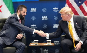 דונלד טראמפ ואחמד א-שרע בפגישה באנקרה (צילום: AP)