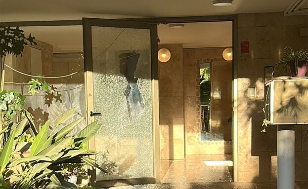 גבר זורע אימה באמצעות גרזן בעיר רמת השרון גבר זורע אימה באמצעות גרזן בעיר רמת השרון