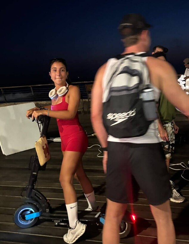 מאיתנו להסתתר? כך נתפס נייט בוזוליץ' עם בחורה מסתורית מאיתנו להסתתר? כך נתפס נייט בוזוליץ' עם בחורה מסתורית