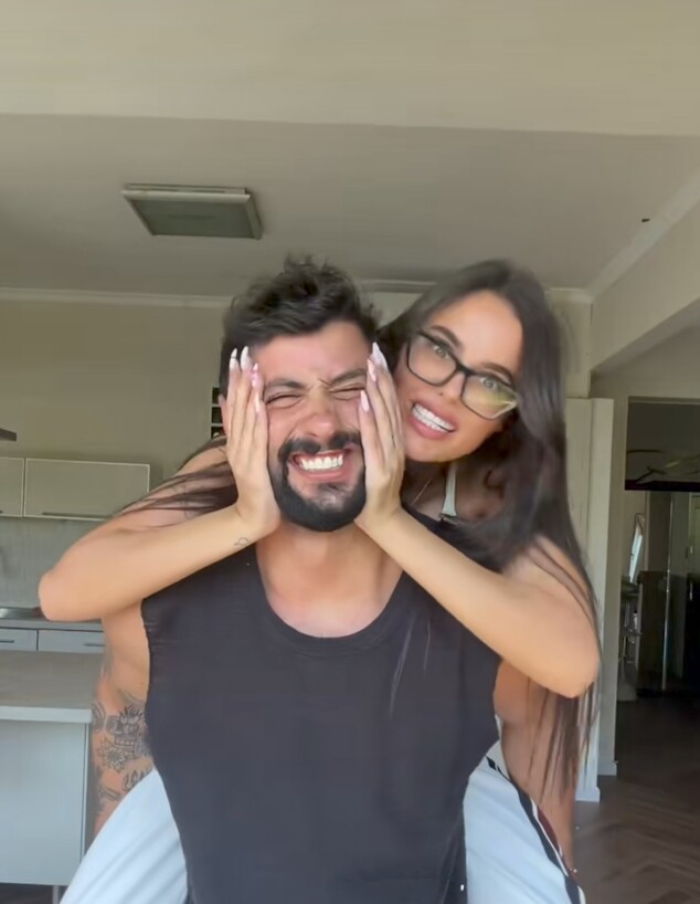 ליה נגה בדירה החדשה ליה נגה בדירה החדשה