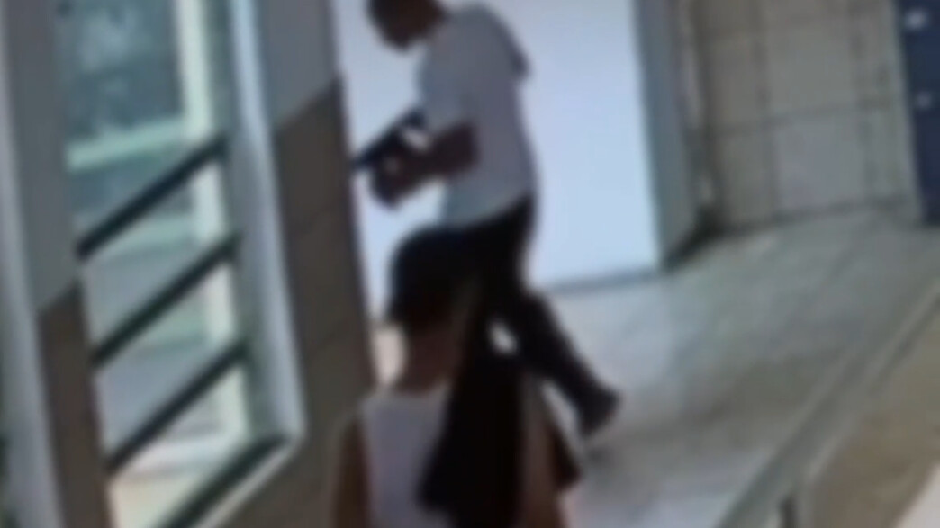 הנערים פורצים לבית הספר בבת ים