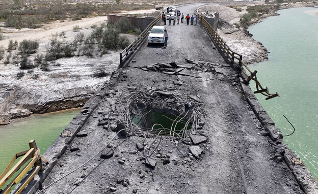 ארה"ב הפציצה גשר המחבר בין בנדר עבאס לשיראז ארה"ב הפציצה גשר המחבר בין בנדר עבאס לשיראז