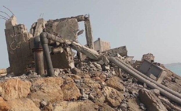 באיראן מדווחים כי מתקן התפלת מים בעיר ג'אסק נהרס בתקיפות באיראן מדווחים כי מתקן התפלת מים בעיר ג'אסק נהרס בתקיפות