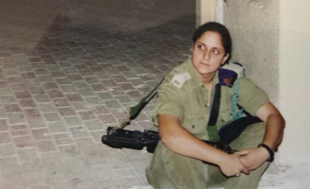דבורה שריפיאן-בכר כחיילת דבורה שריפיאן-בכר כחיילת
