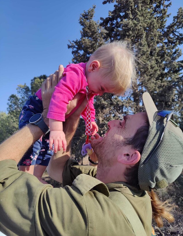 רס"ם (במיל') גלעד רנד ובתו רס"ם (במיל') גלעד רנד ובתו