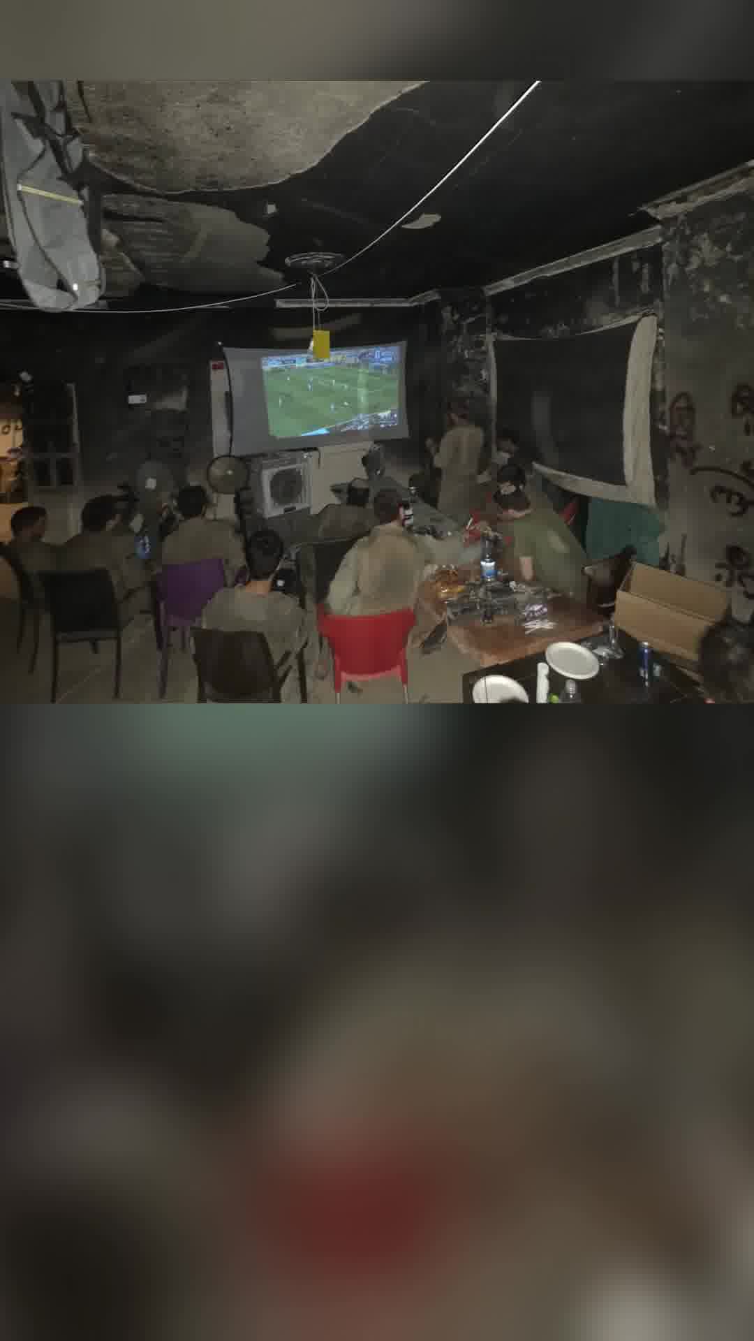 חיילי צה״ל צופים בגמר המונדיאל בלבנון