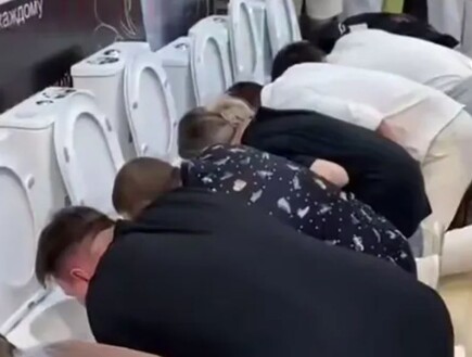 רוסיה: שתו מאסלות בשביל פרס כספי – ועוררו זעם עירוני