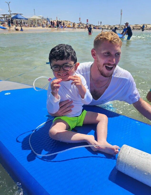 איתמר חסין איתמר חסין
