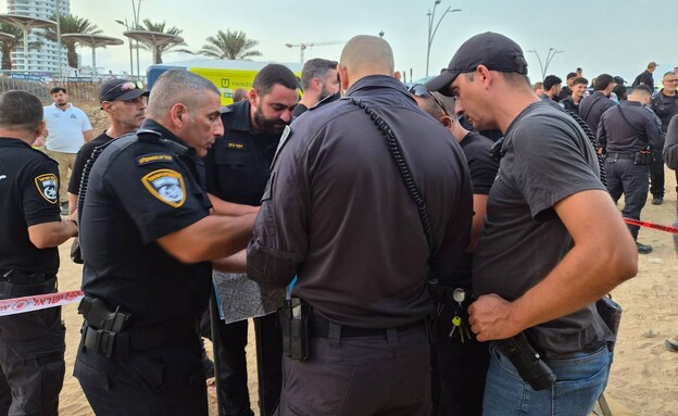 חיפושים אחר בן ה-4 שנעדר בחוף אשקלון חיפושים אחר בן ה-4 שנעדר בחוף אשקלון