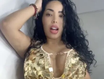 כשפיה מכוסה בסרט הדבקה: דוגמנית האונליפאנס נמצאה מתה בדירה